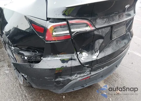 2022 Tesla Model Y Performance Dual Motor All-Wheel Drive from USA, damaged, VIN 7SAYGDEF2NF380201